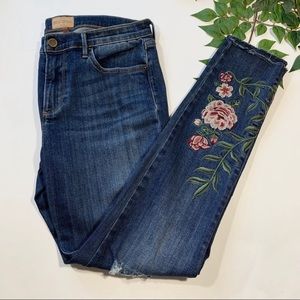 Driftwood Jackie Embroidered Distressed Skinny 29